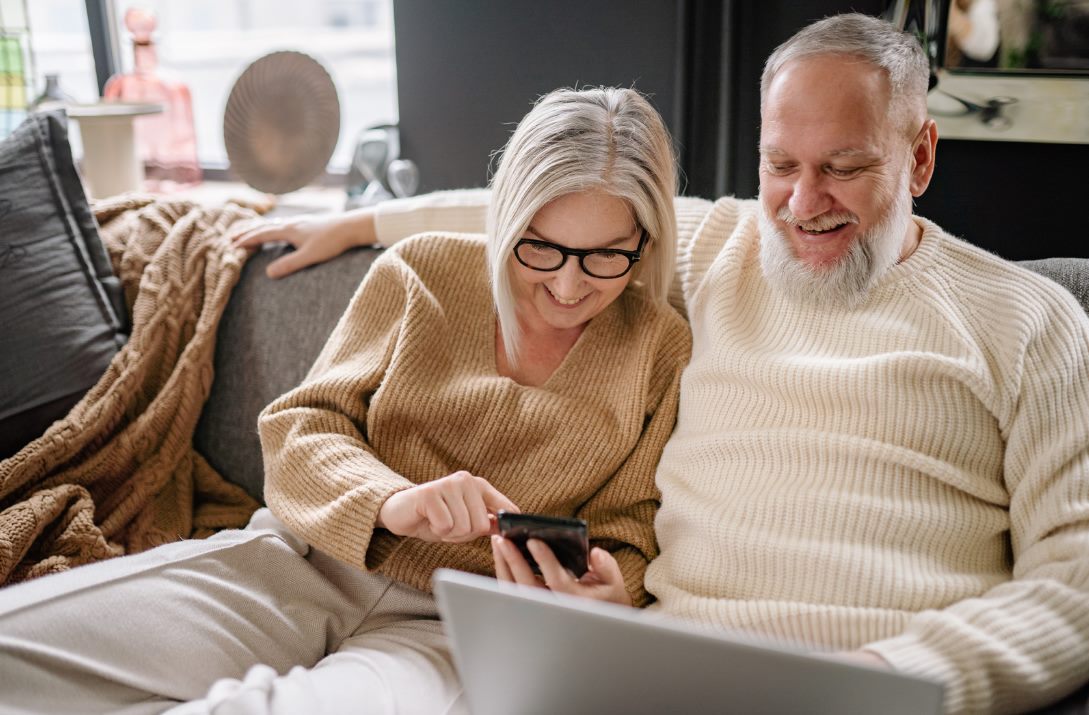 A couple applying online together